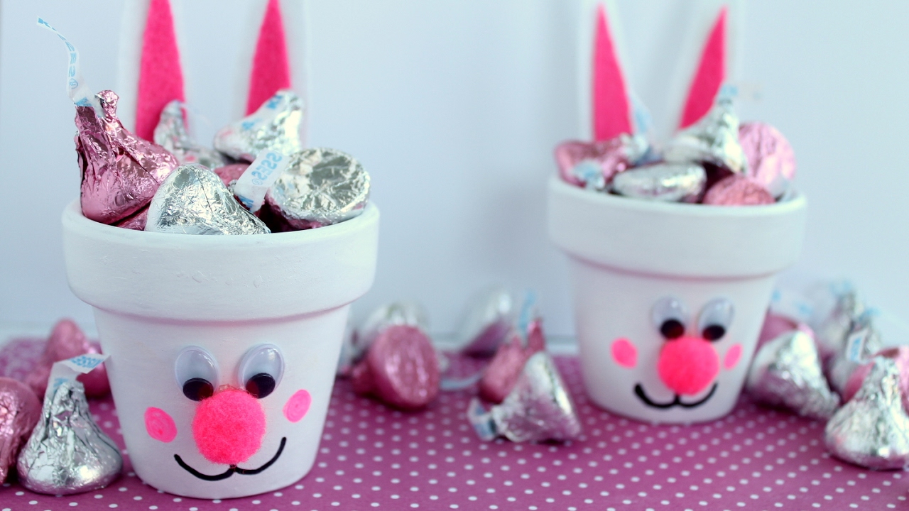 Easter Gift Baskets:  Terra Cotta Bunny Craft idea