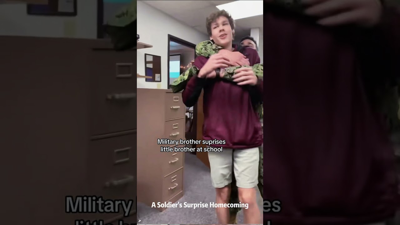 Soldiers coming home and surprise their ❤️ #military #viral #feelingsfamily #love#soldier