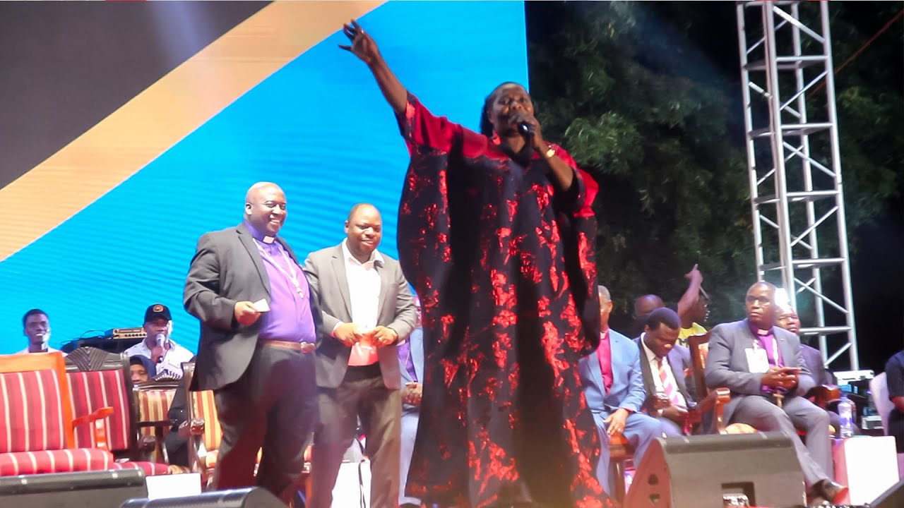 UTAPENDA JINSI ROSE MUHANDO ALIVYO WASIMAMISHA VIONGOZI KWENYE VITI /HELA ALIZOTUZWA/MAOMBI YA TAIFA