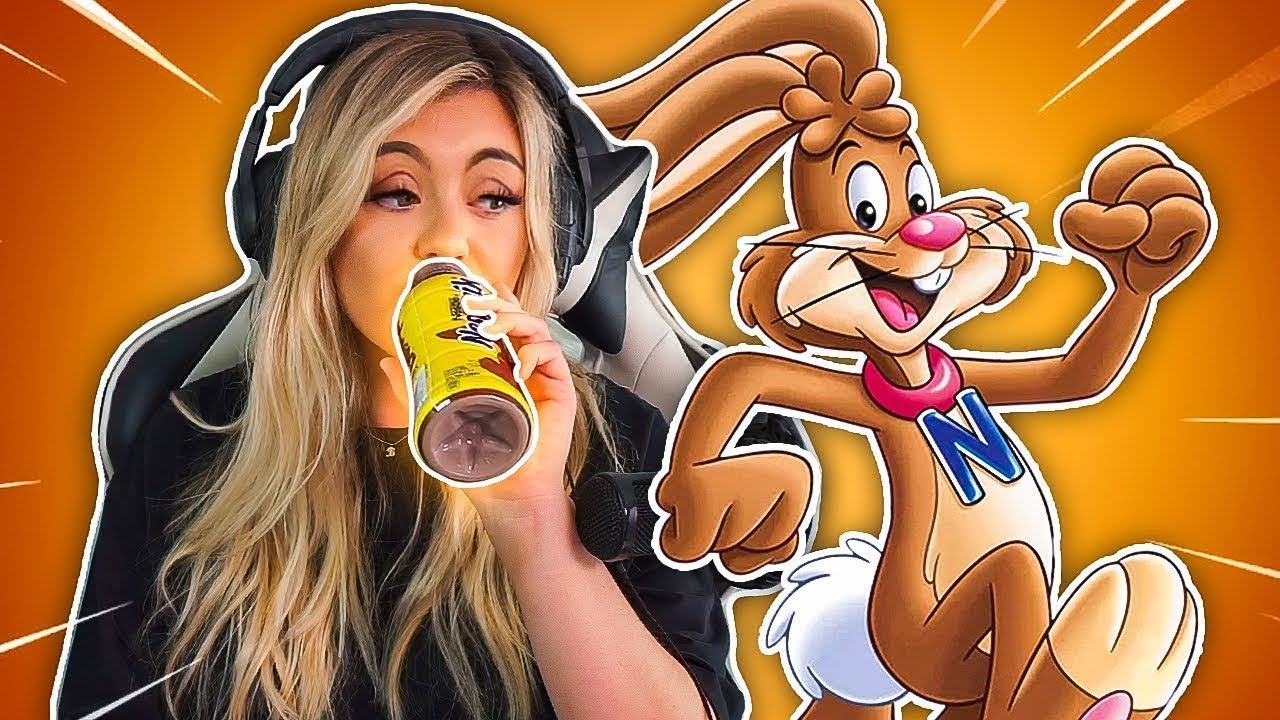 BrookeAB | BUILDING QUICKY THE NESQUIK BUNNY IN MINECRAFT!!