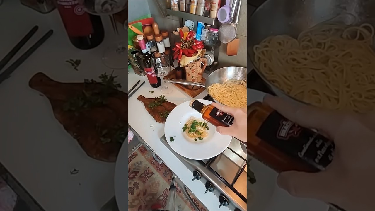 Spaghetti Aglio, Olio e Peperoncino &ndash; The Soul of Italian Simplicity #EasyPastaRecipe #PastaLovers