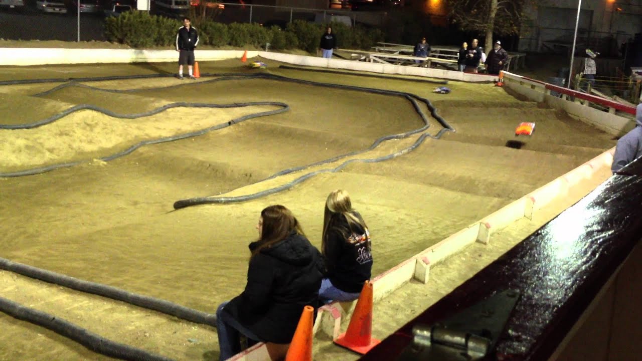 Feb 4 2012 4wd SC Main Hot Rod Hobbies.MOV