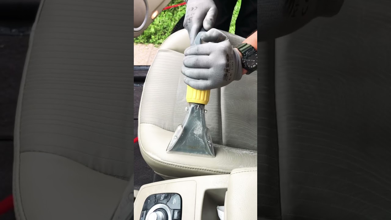 Nettoyage des si&egrave;ges &agrave; l&rsquo;injecteur extracteur! #asmr #detailing #extraction #karcher #professional