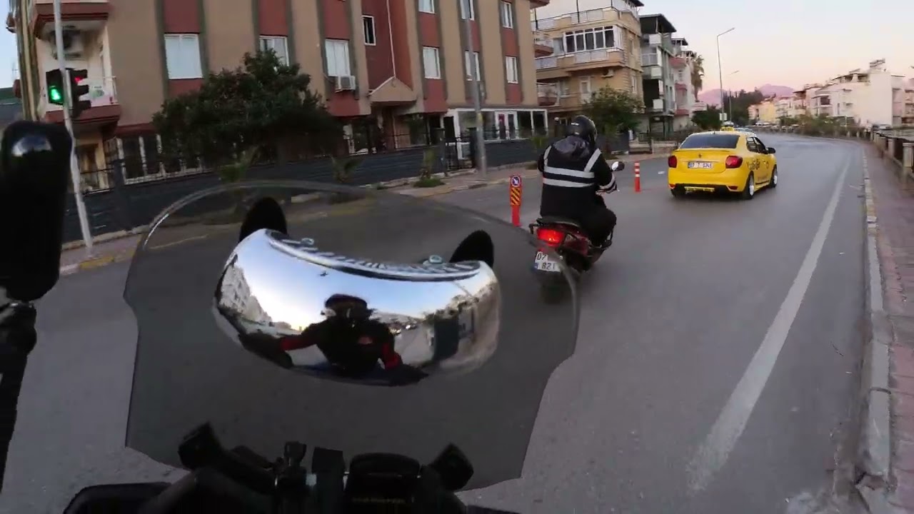 Soğukla mücadele eden motorcu ❄❄❄