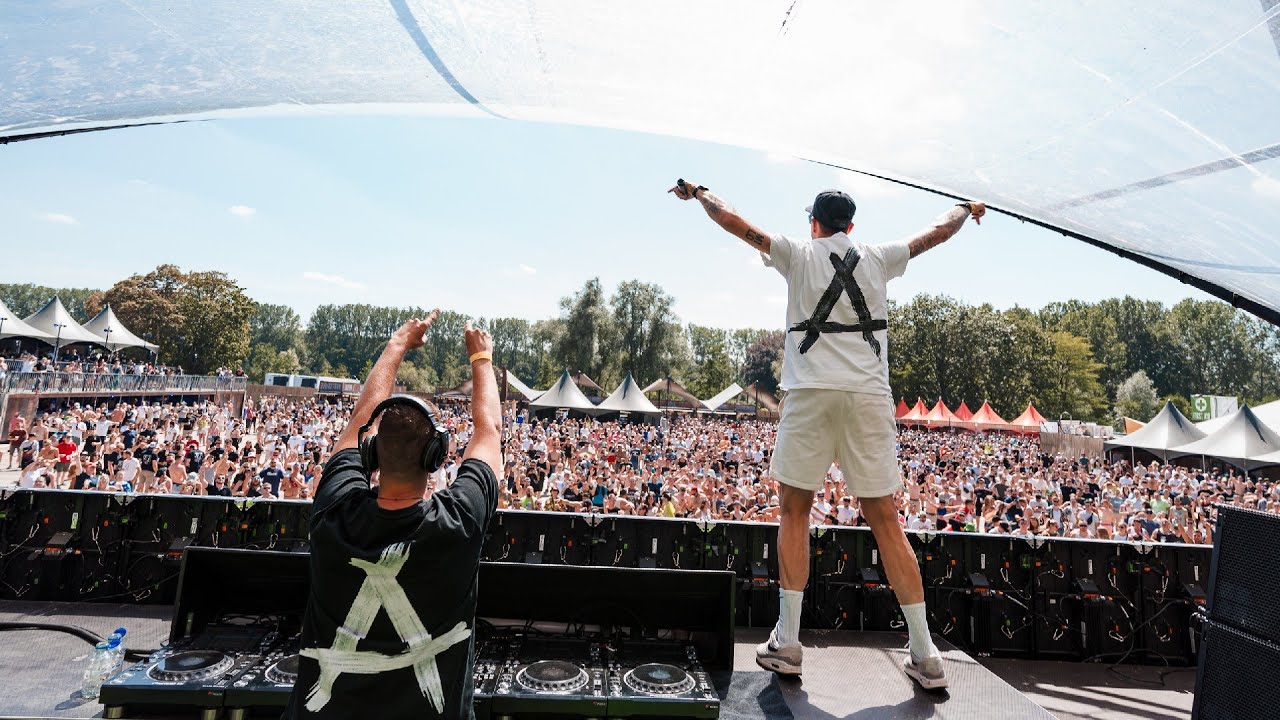 Lowriderz - Get The Party Started (Official Hardstyle Video)