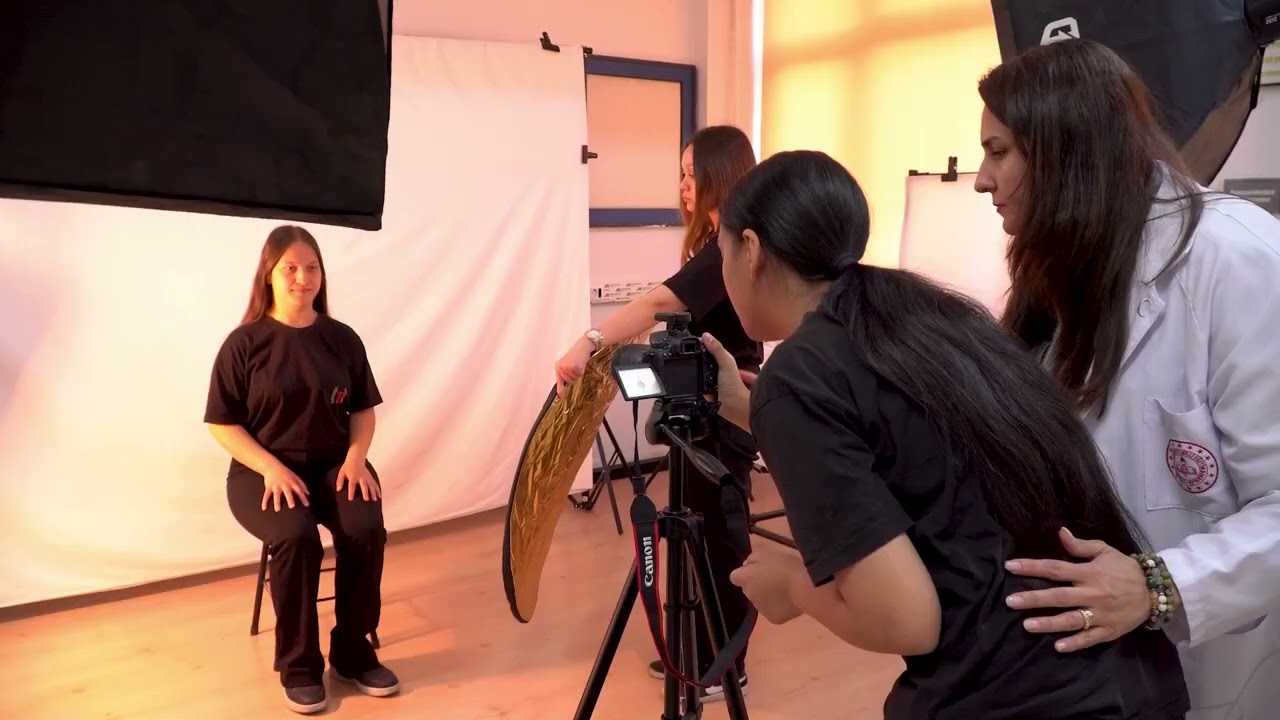 Zübeyde Hanım Kız Mesleki ve Teknik Anadolu Lisesi Grafik ve Fotoğraf Alanı