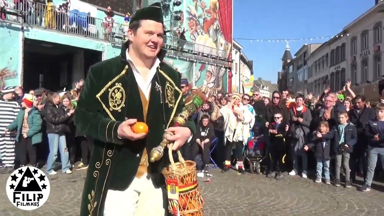 de volledige   Bezemdans en bezemworp van de  Aalsterse Gilles