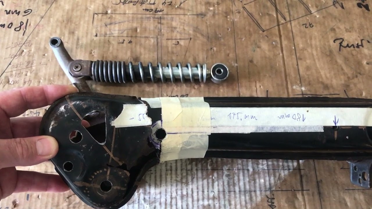 1984 Honda C70 E CUB Streetcub Build Part 4 low lowering front fork Tsunami victim cutting the fork