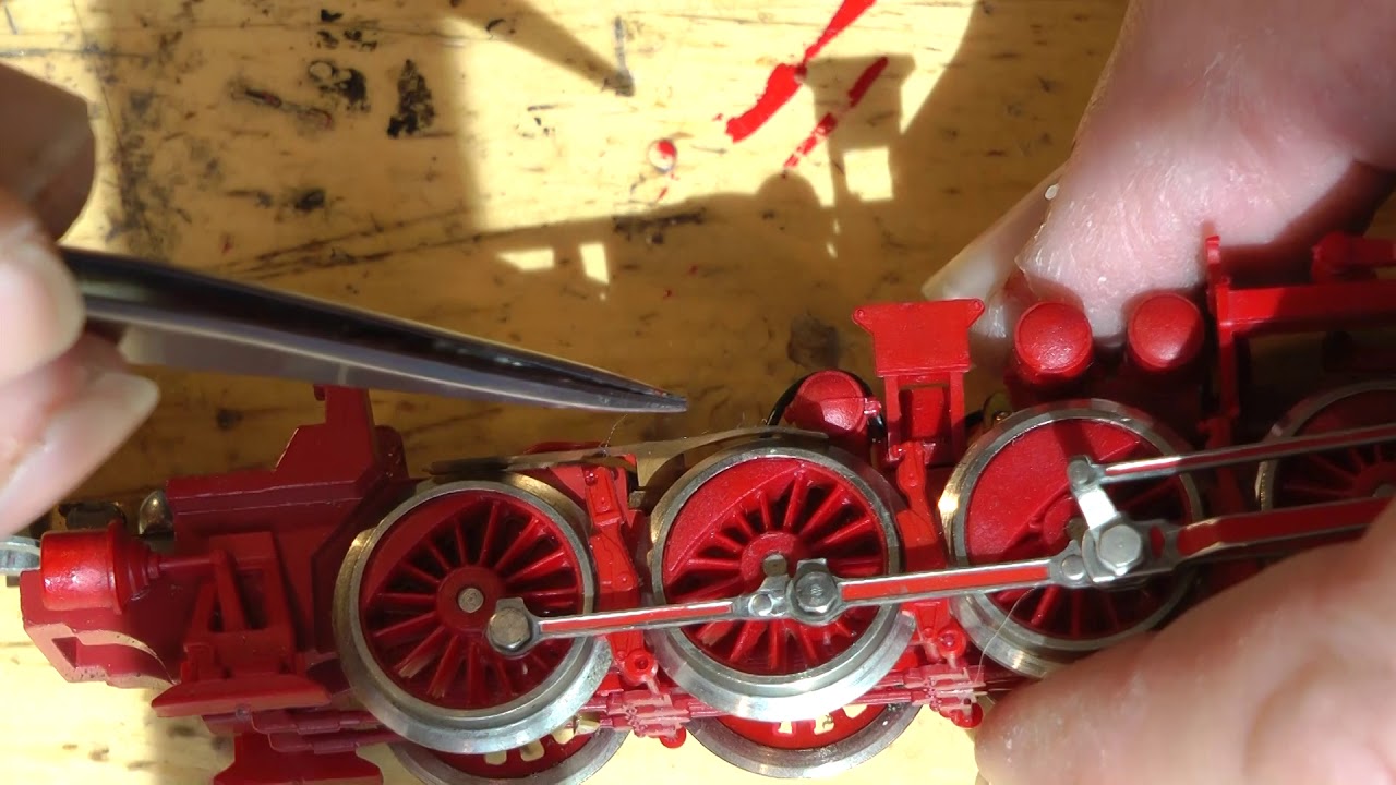 Wolfgangs Märklin Modellbahn.Roco BR 043 2. Teil= Das Fahrwerk bekommt Licht