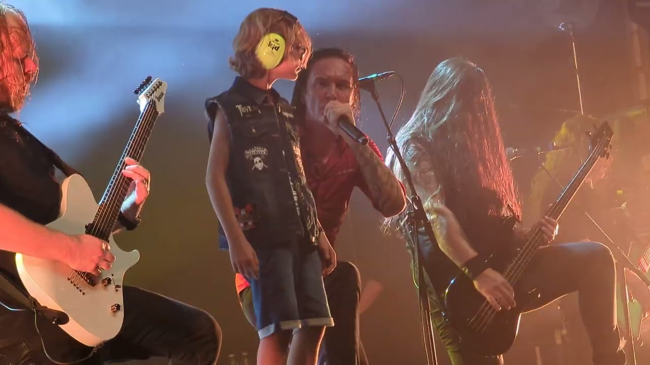 Heaven Shall Burn - Wiesbaden Schlachthof 16.8.2023 - Paul on Stage