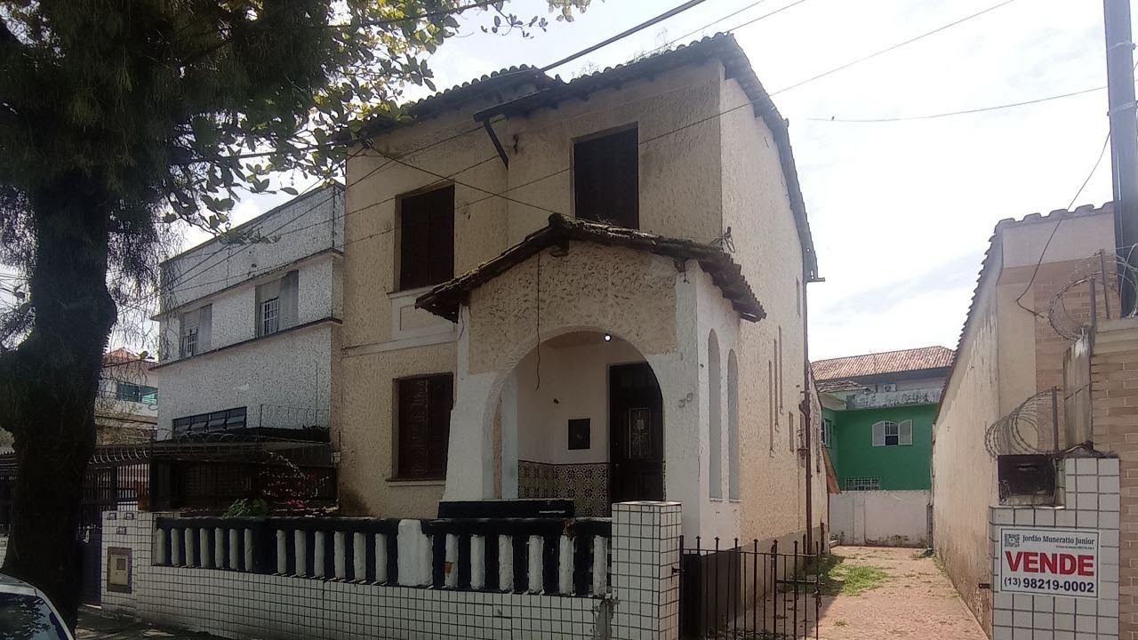 Ref 267 Casa tipo sobrado a venda em Santos.