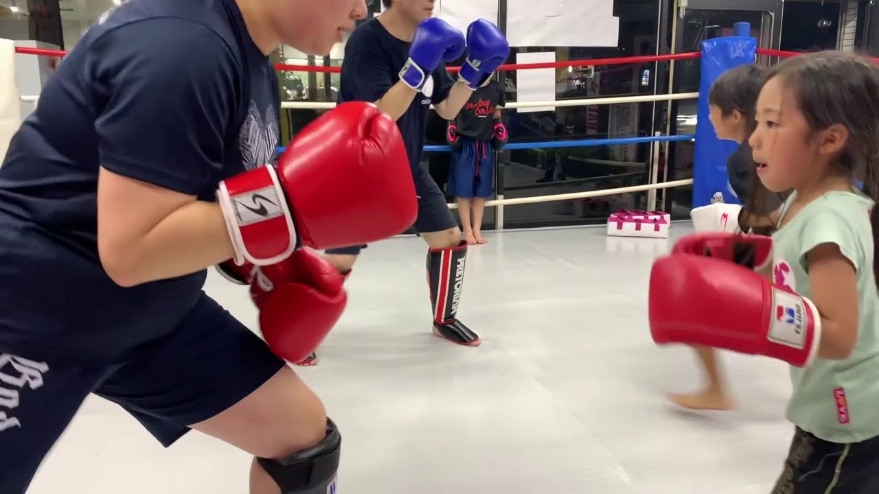 女子　小学生　ジュニアキックボクシングクラス/estチャンネル110R