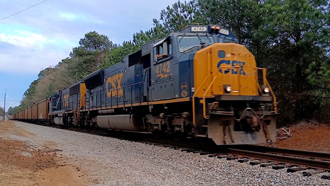 CSXT 4742 Leads CSX Train E319 At Shands On The Monroe Subdivision
