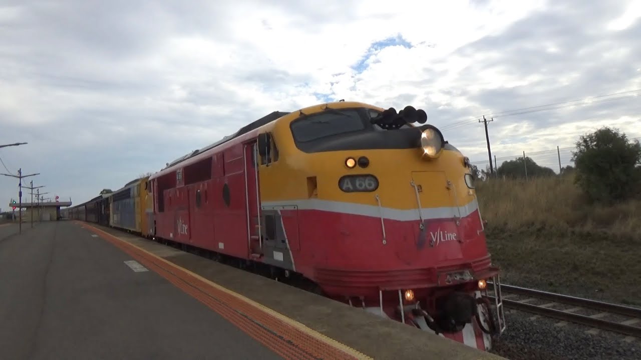 A66, S306 8194 Passenger Passing Corio Station