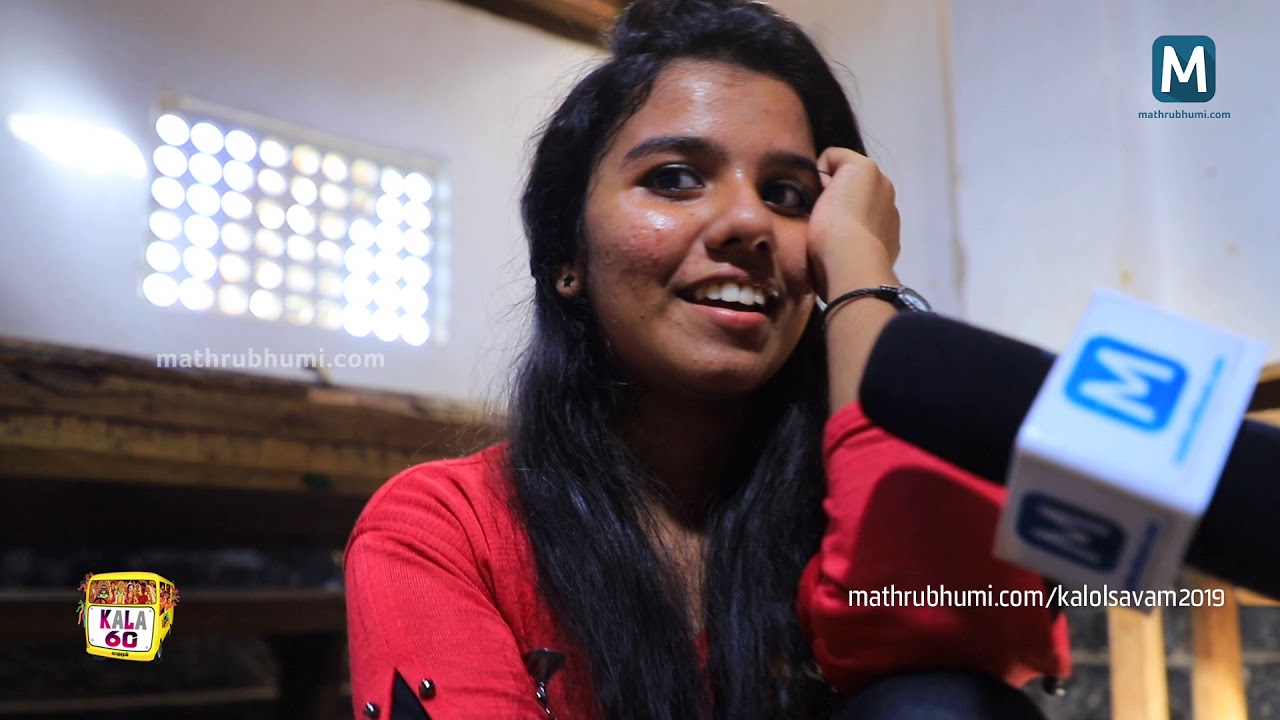 മോണോ ആക്ട് വേദിയില്‍ റാണു മുണ്ടേലുമായി സിയ ഫാത്തിമ