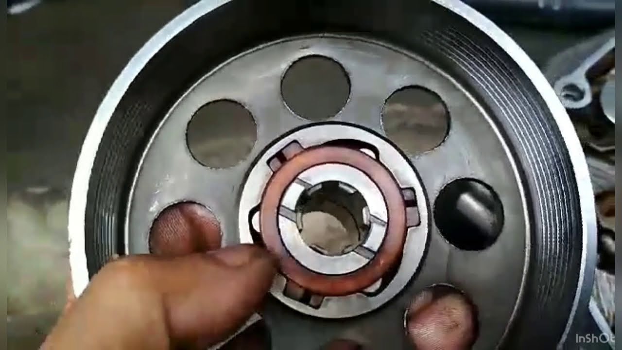 Suzuki Shogun 125 — Primary clutch