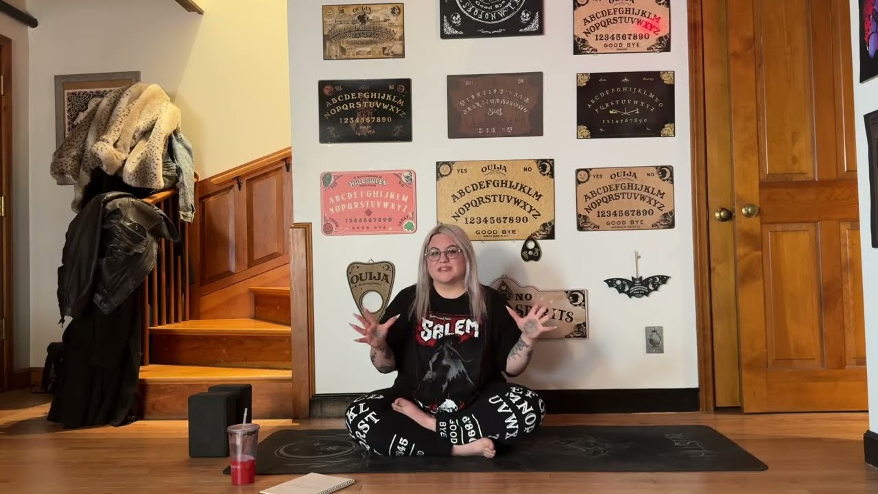 Кровавая луна в йоге 🩸🌕 Лунное затмение на занятии йогой в Деве