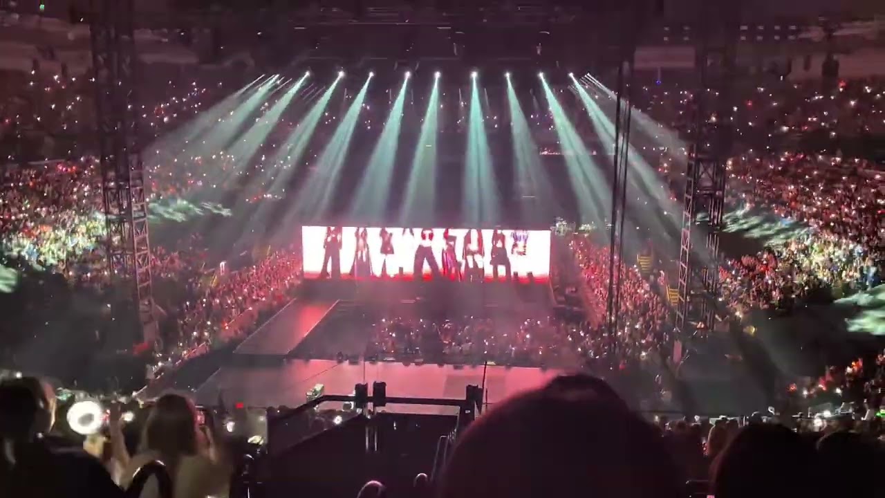 TWICE – FOUR / VCR INTRO & THIS IS FOR | 6th World Tour ‘THIS IS FOR’ in Melbourne (Day 1 Fancam)