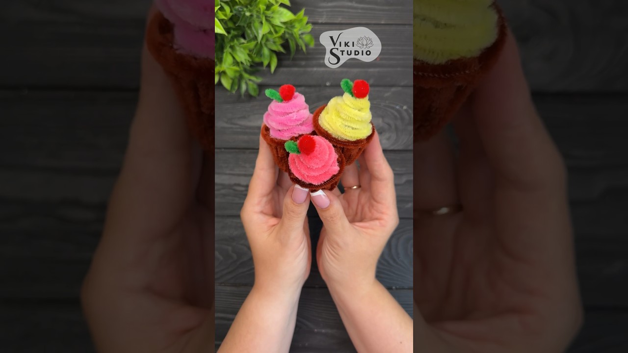 🧁 Cute Pipe Cleaner Cupcakes 🧁 Easy DIY Craft Ideas #shorts