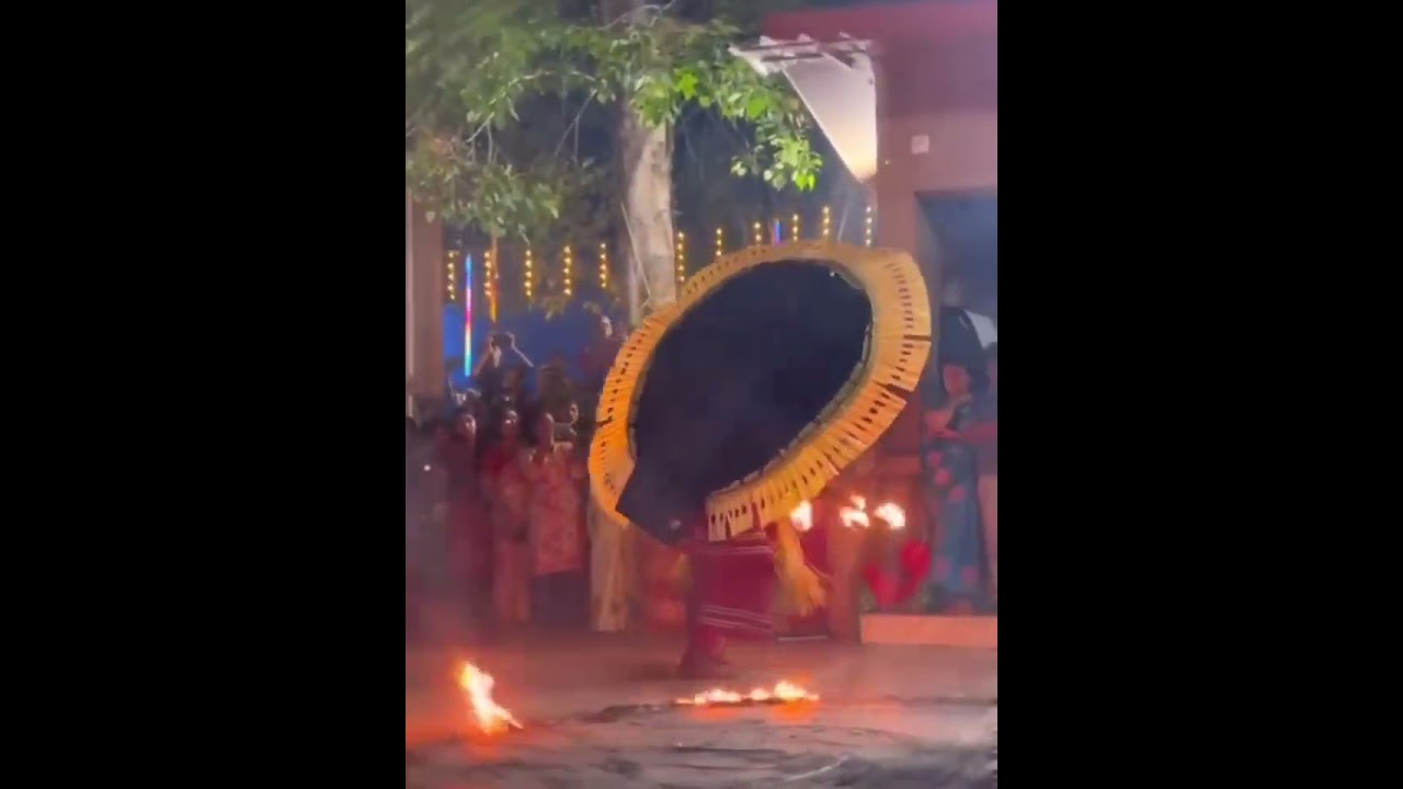 Kerala temple utsavam thayyam dance#thayyam dance#Kerala traditional dance#deyyam#Malayalam #utsavam