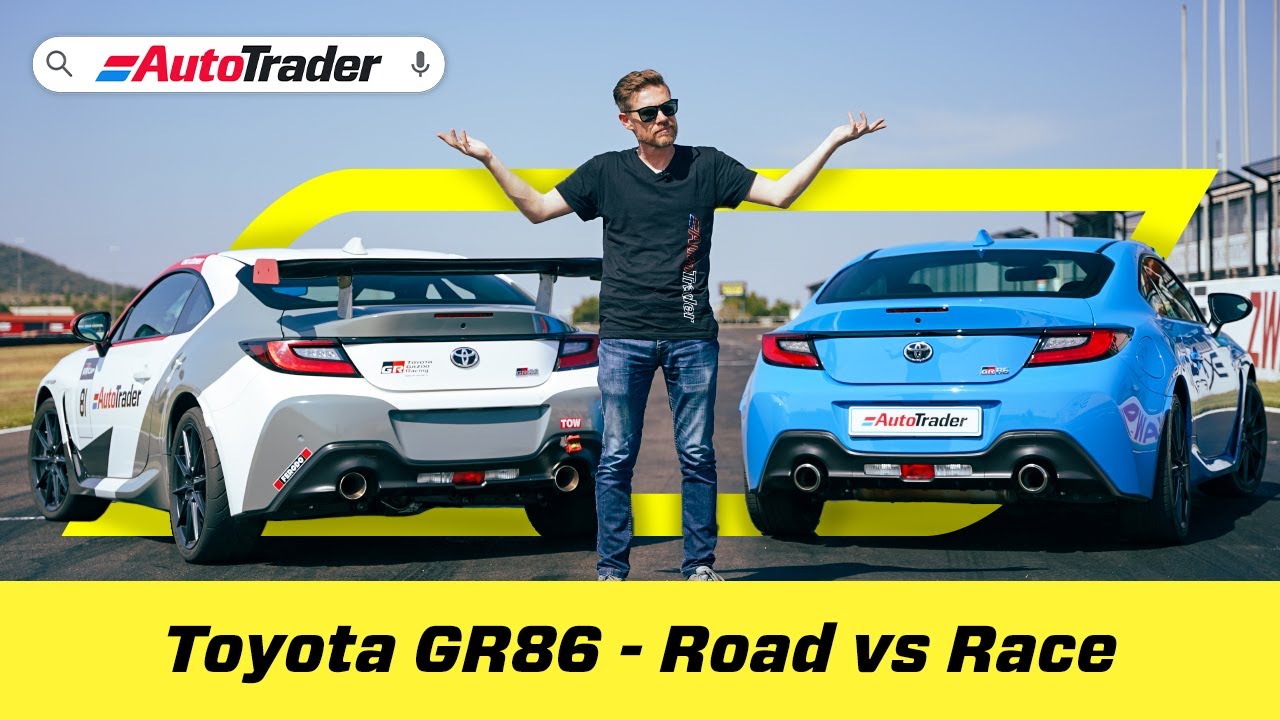 Toyota GR86 (2023) - Road vs Race