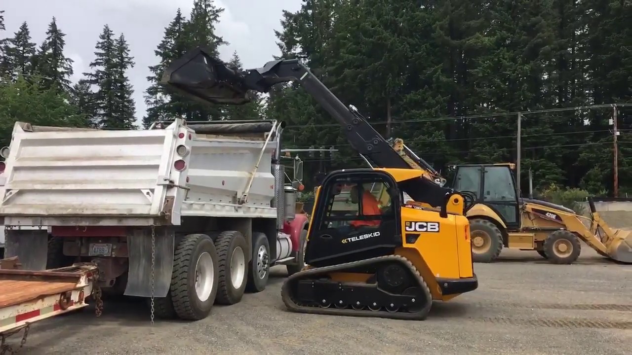 Pacific JCB 3TS-8T Teleskid in action on customer site