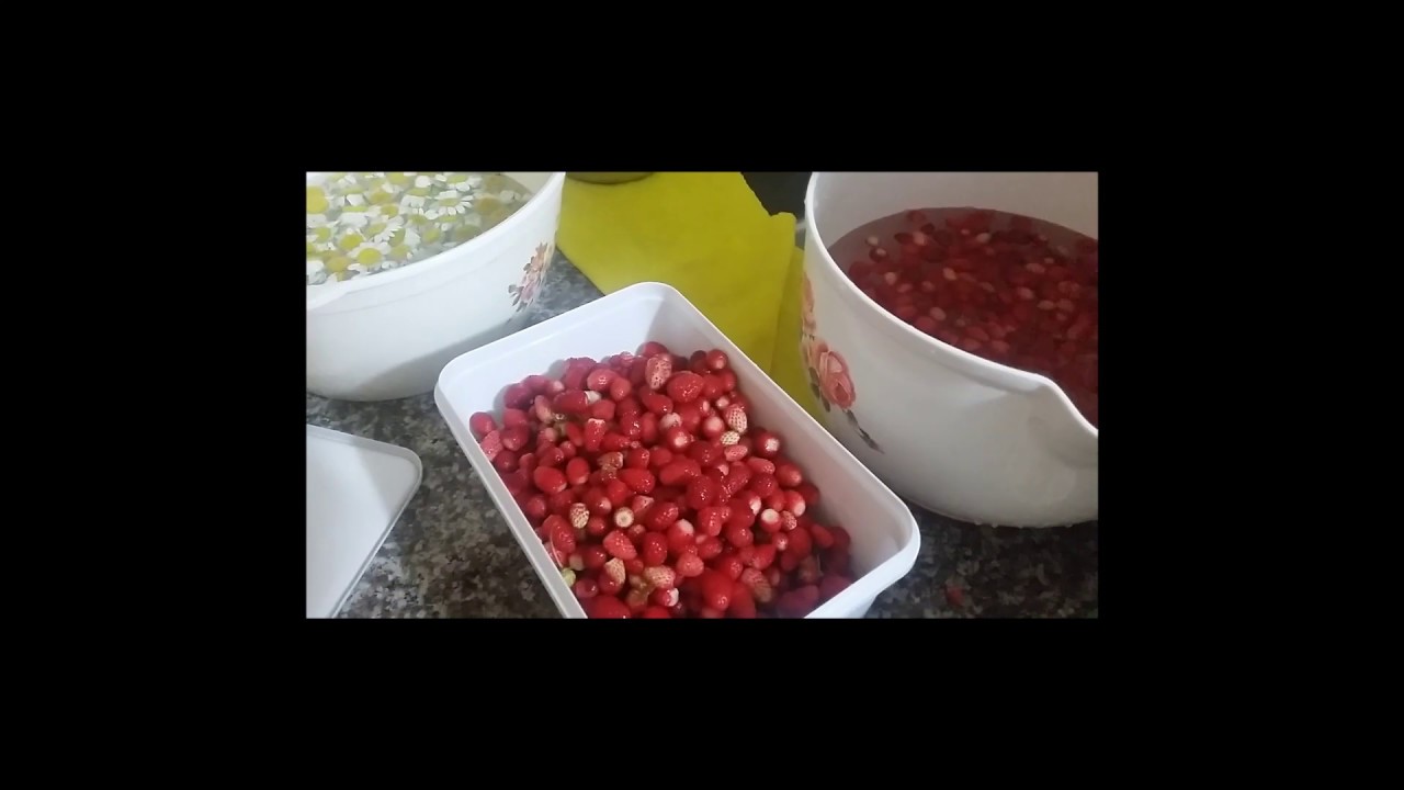 Çilek reçeli ( dağ çileği )    1 kilo çilek alarak da yapabilirsiniz