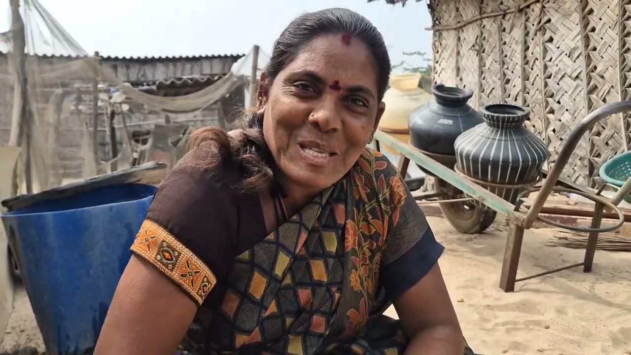 நண்டு குழம்பு கிழங்கா மீன் பொரியல்