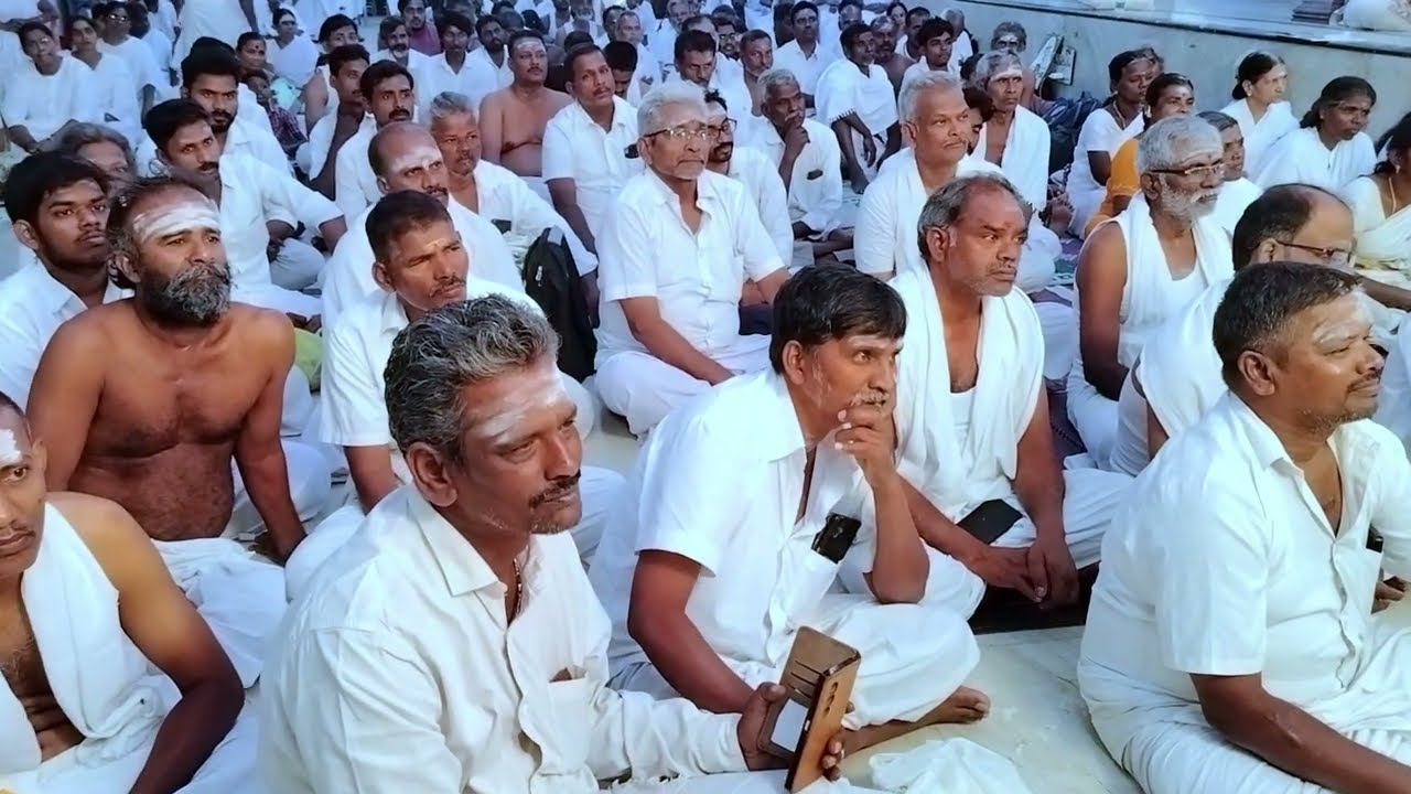 நீ பூசும் நெற்றியில் விபூதி குங்குமம் இட்டால் என்ன நன்மை தெரியுமா!!பிரம்ம சூத்திர குழு