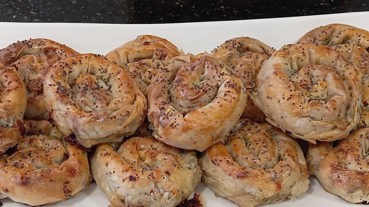 محنشات المتعة الثلاثية: دجاج، كروفيت، وشومبينيو مع صلصة البشاميل تعطيها 🤤 التعليكة خطيرة في المذاق👌