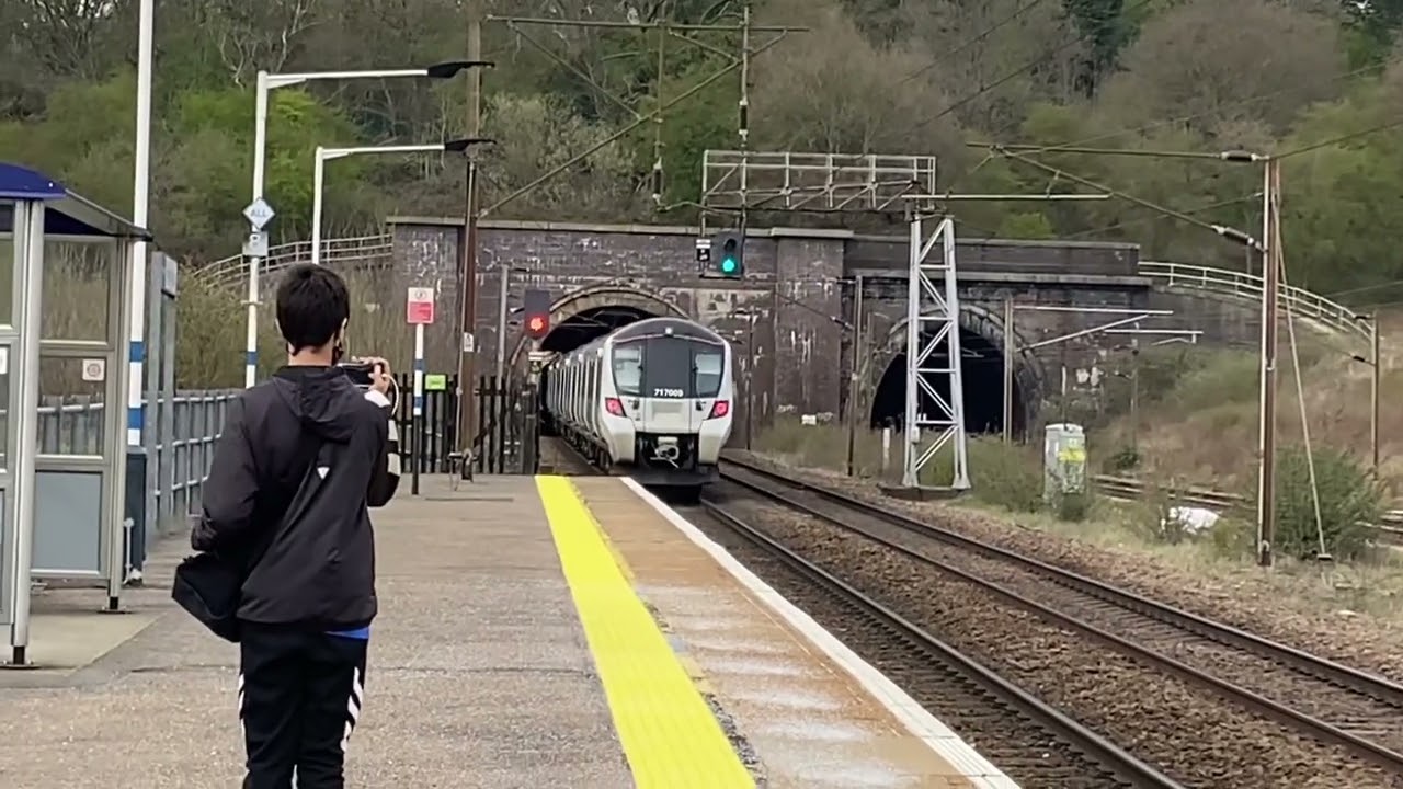 Trains around London and Chippenham 12/04/2022