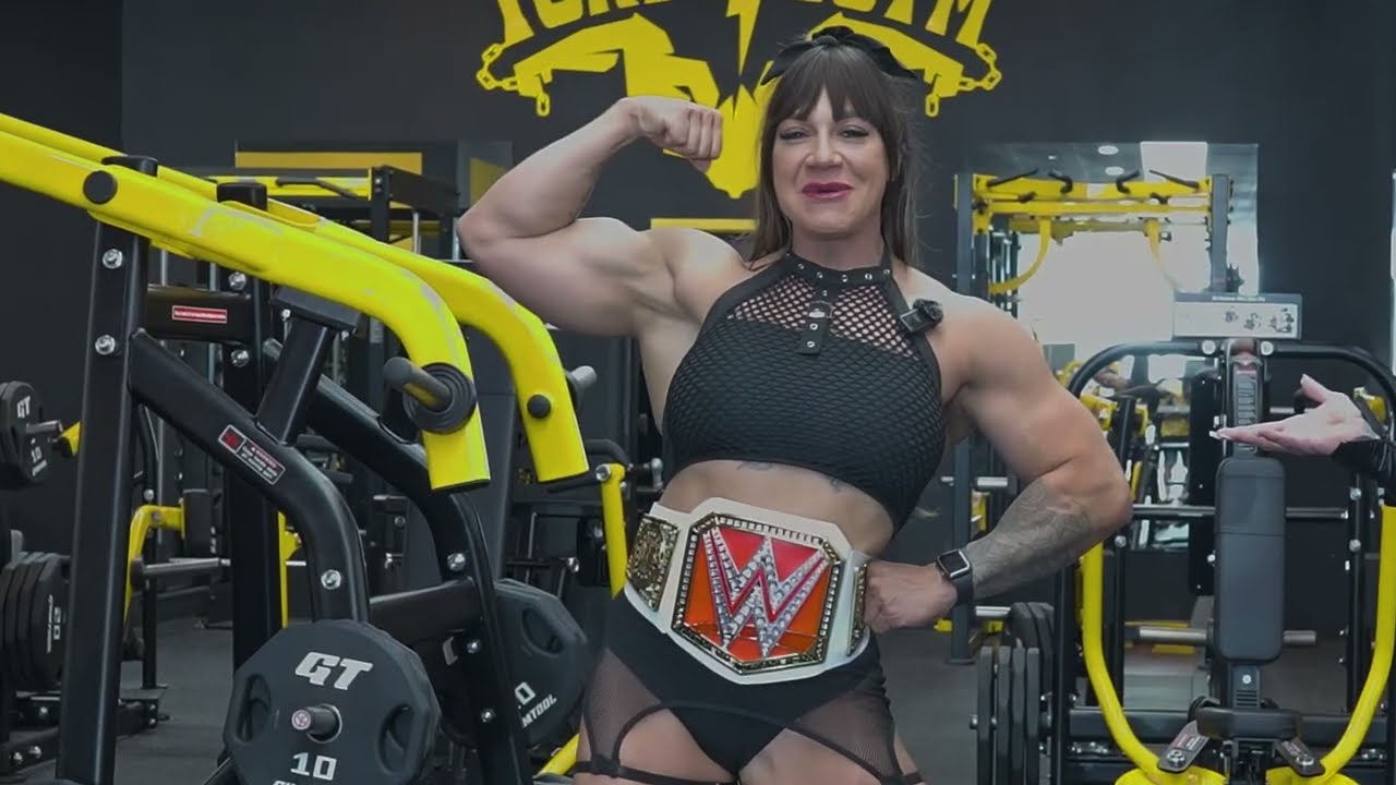 Leg Day + Cosplay = EPIC! Best 13-Minute Workout for Cosplayers!