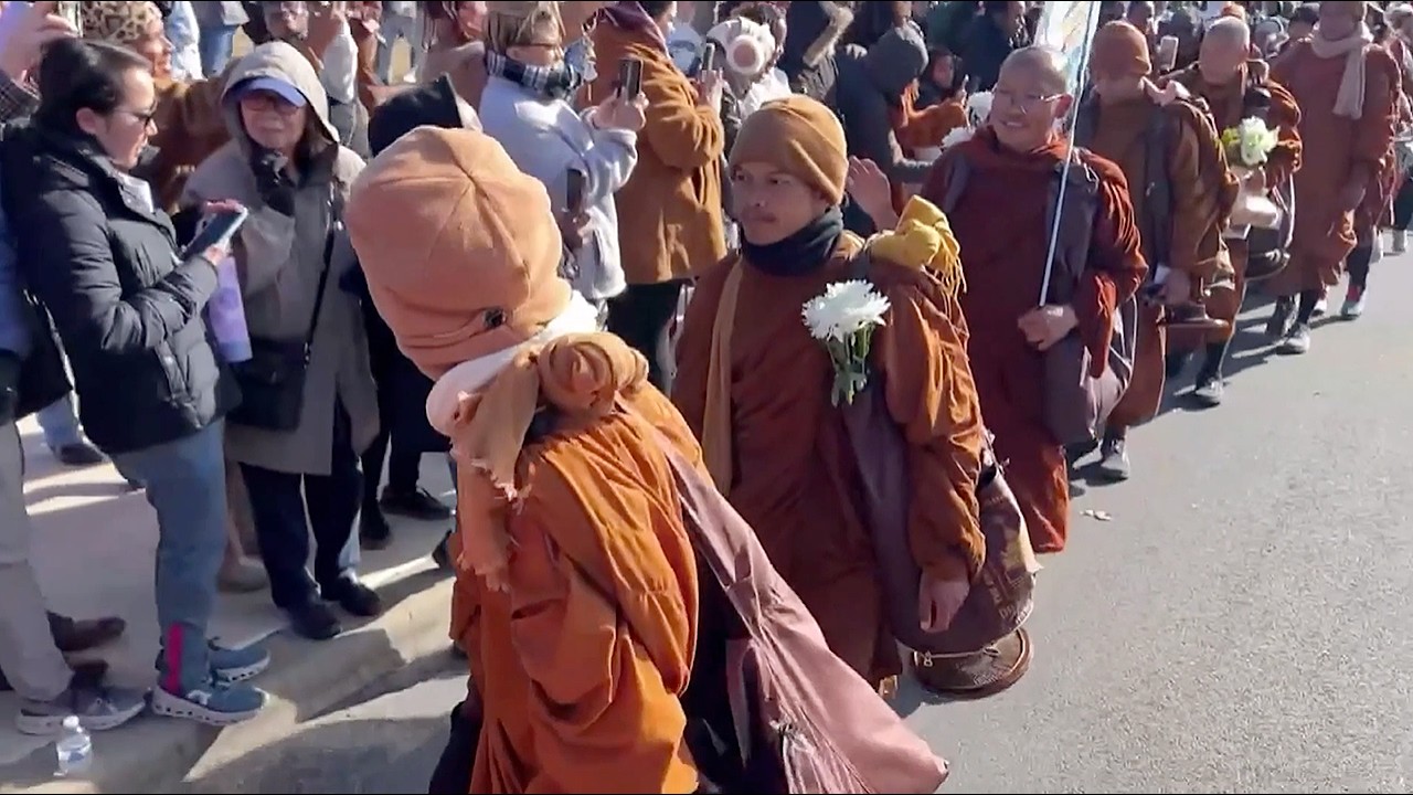 Buddhist monks complete 2,000-mile walk for peace in D.C.