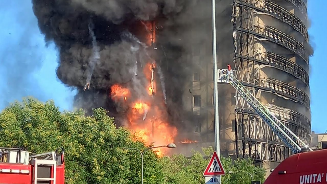 VVF vs. INCENDIO di Torre dei Moro (Milano)
