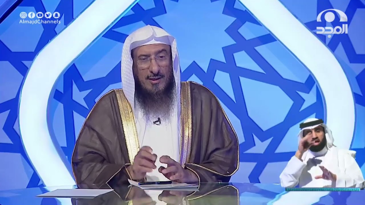 متصلة تسأل الشيخ الماجد عن حكم لعبة الكيرم للنساء والشيخ يجيب عن سبب الأسئلة الغريبة في برامج الفتوى