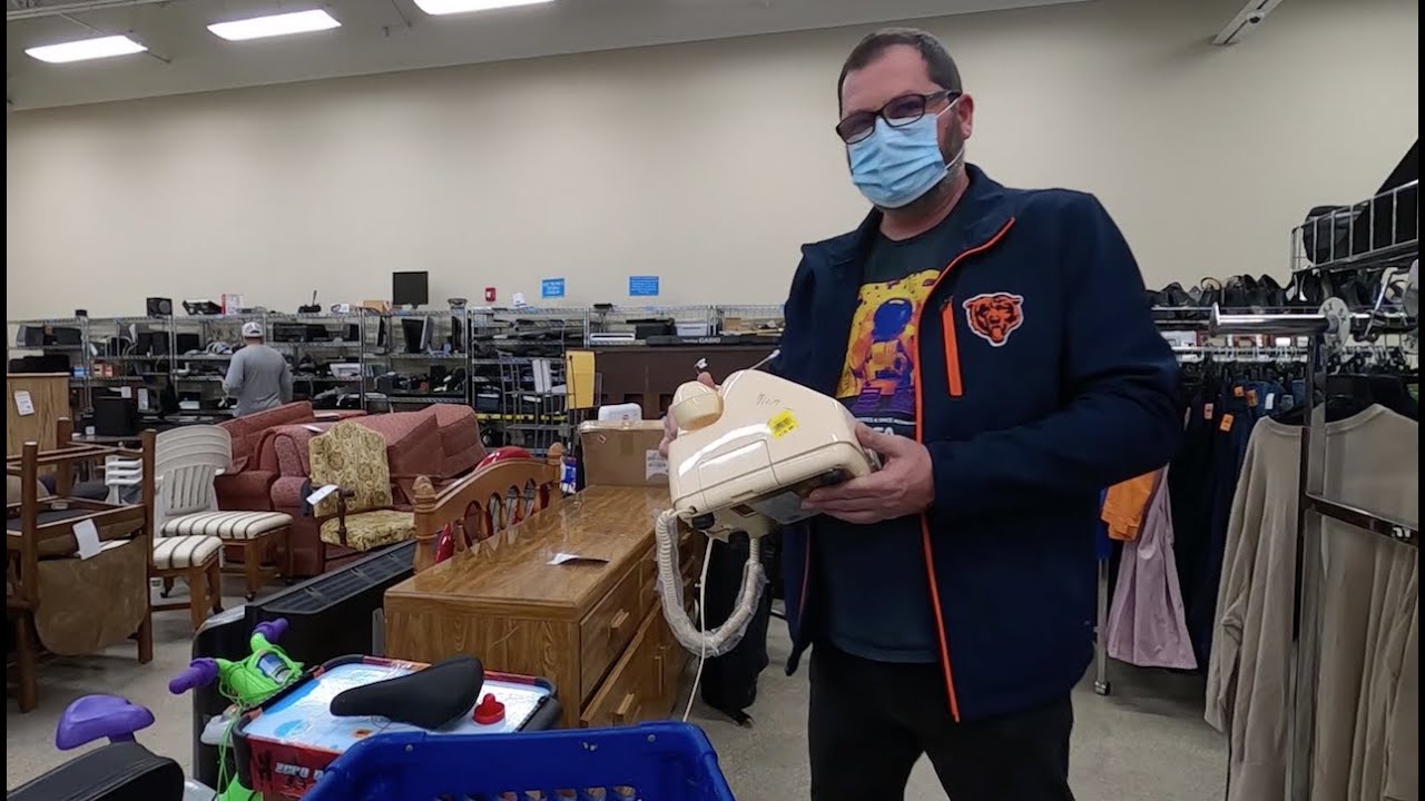 What Do I Look For At Goodwill To Profit | Buying & Reselling