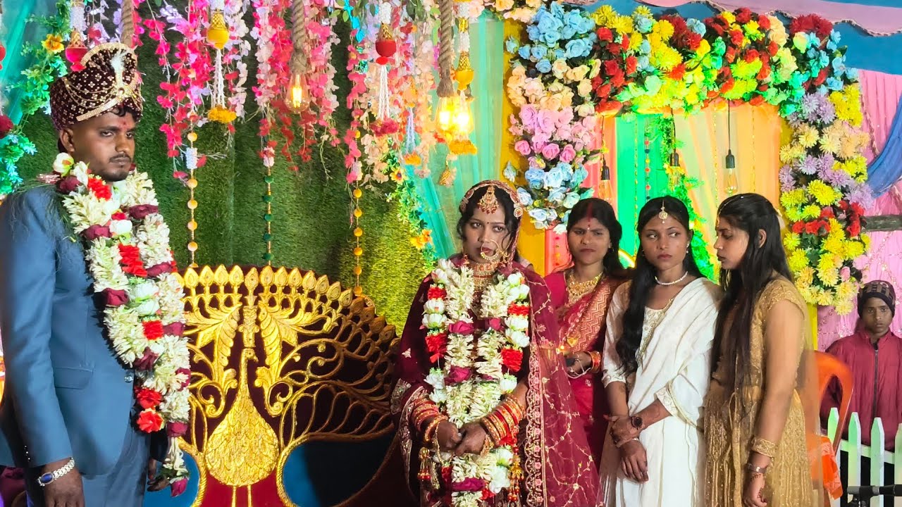 सात फेरों से बंधा है सात जन्मों का यह साथ,हर कदम पर बना रहे, यूँ ही हाथों में हाथ।प्यार की खुशबू 