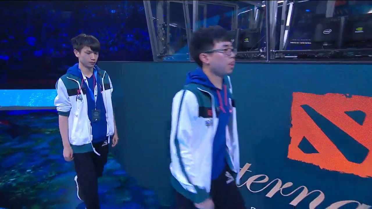 sccc getting super hyped in the booth-Dota 2
