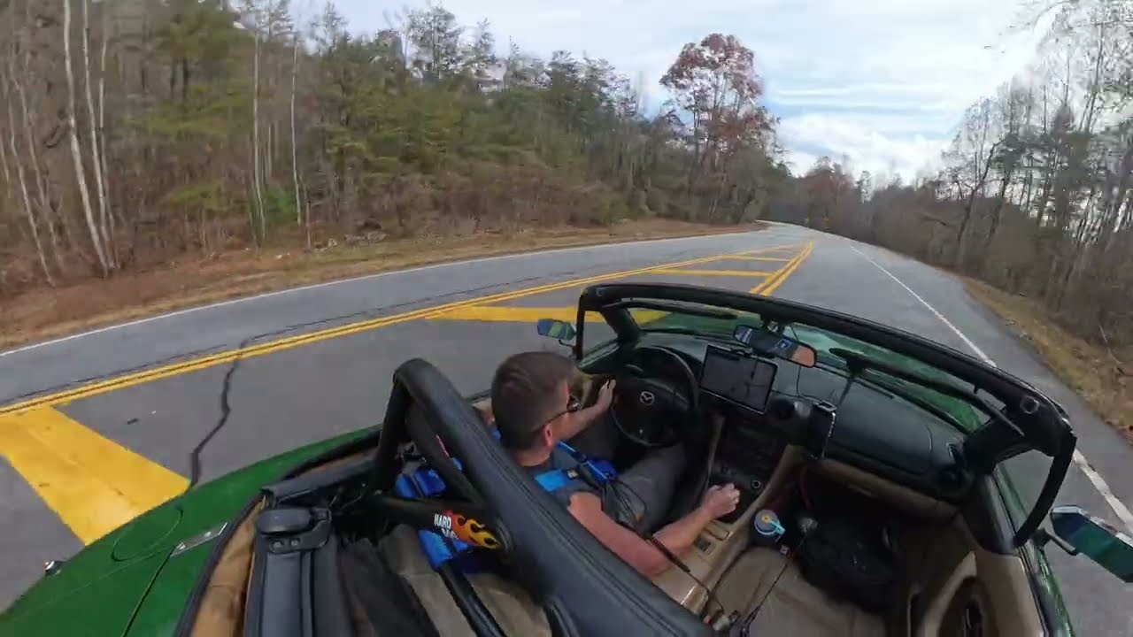 3 Stooges on detour on blood mountain - 4K