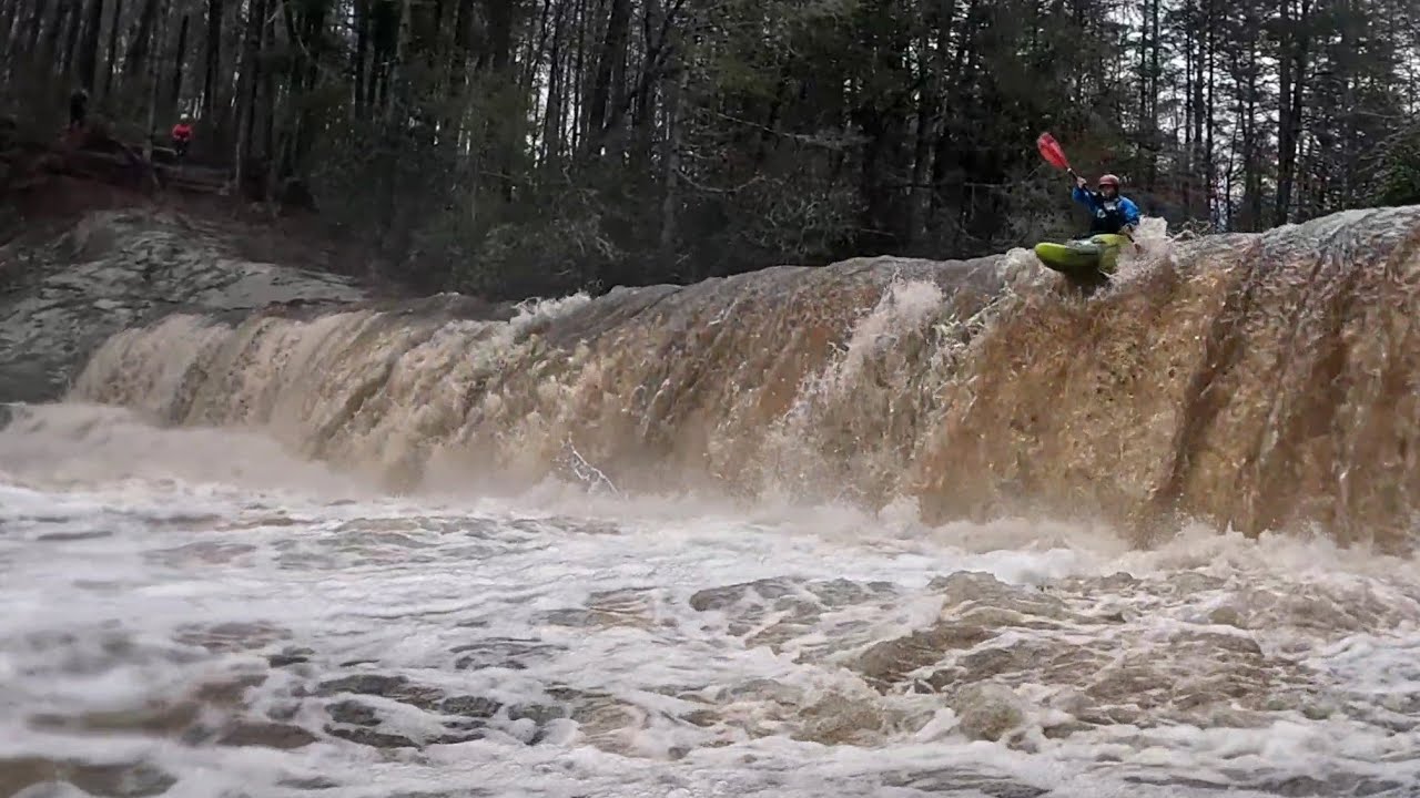 A fluffy Hooker Falls huckfest with the crew at 4.5ft (full multi 📷 video)