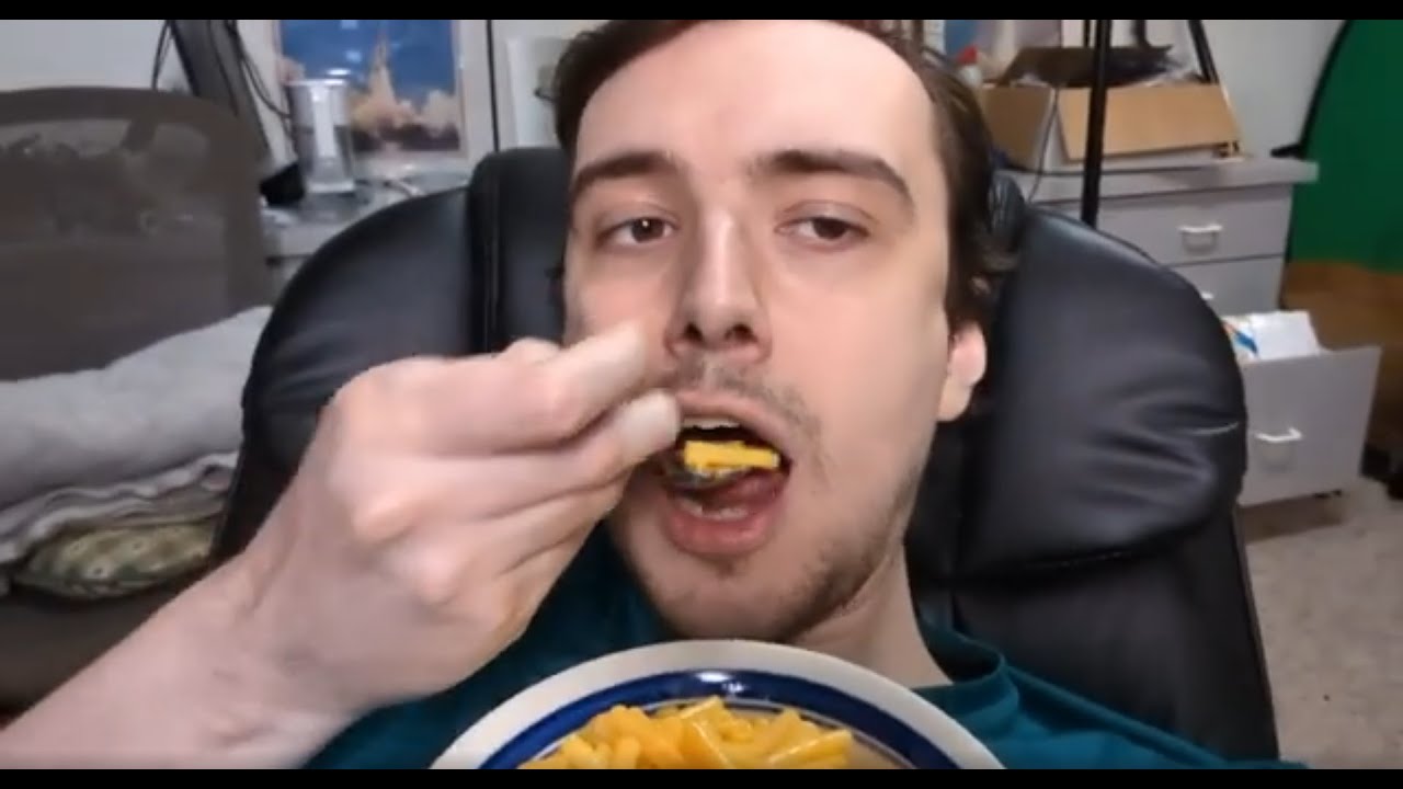 Making mac&cheese and explaining why I disappeared for a year