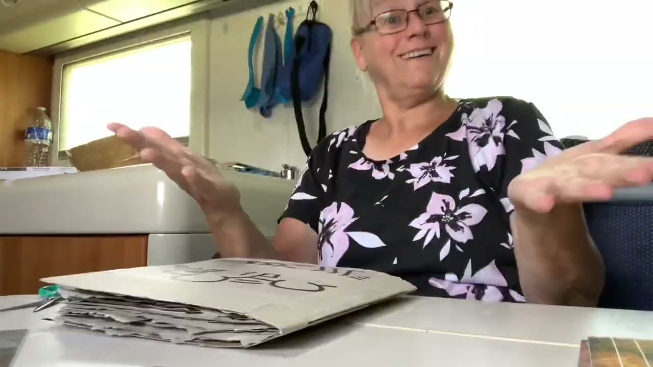 📔Making a Junk Journal in the Camper 🚐