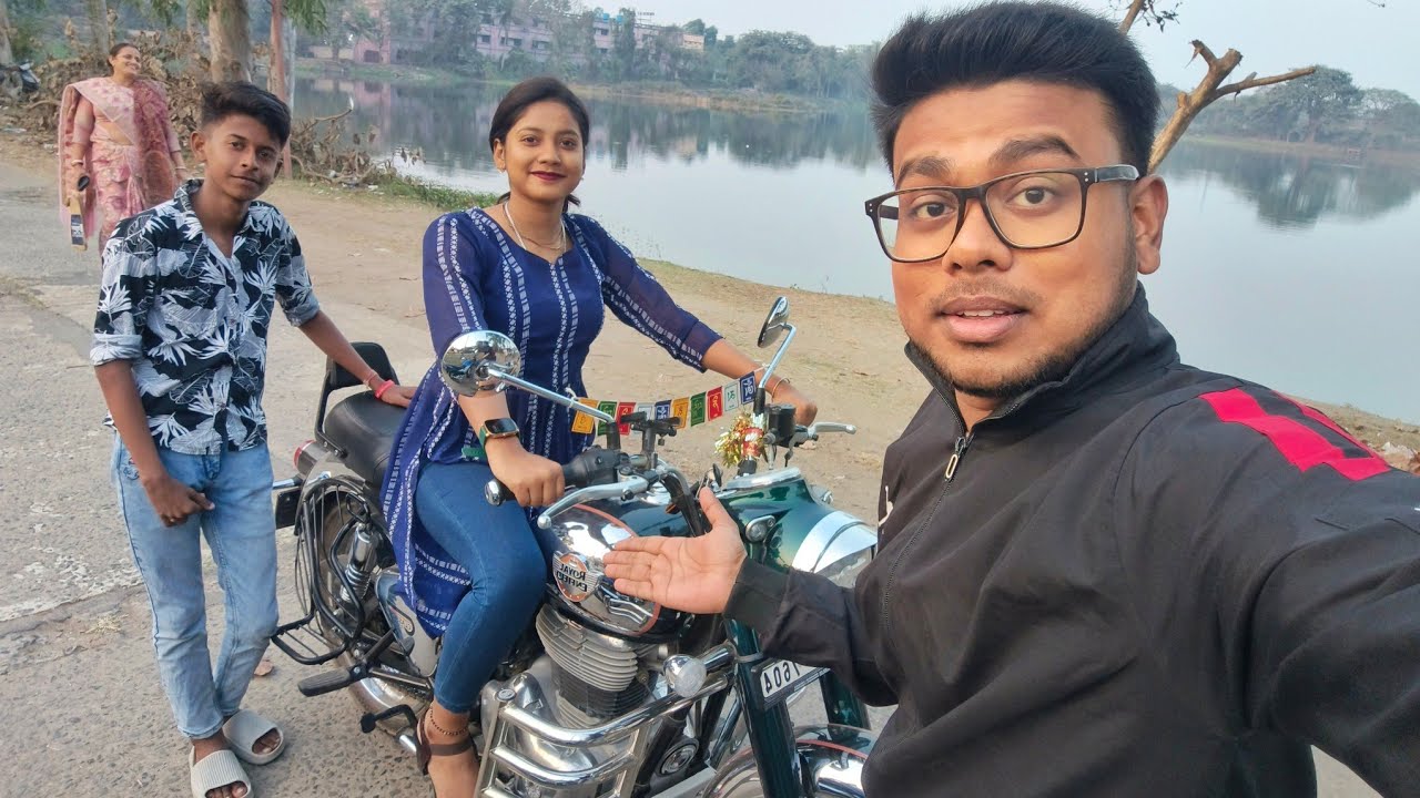 Bahen Ne Bike Chala Di 😍