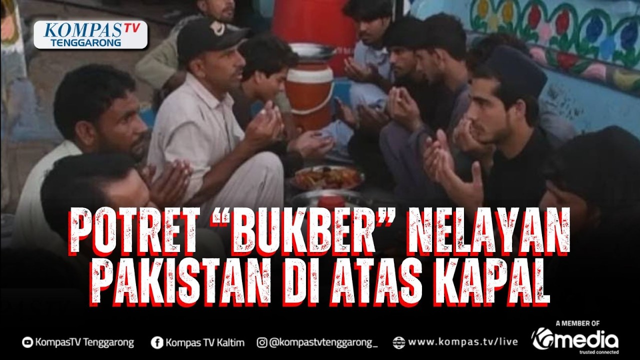 Potret Nelayan Pakistan Buka Puasa Bersama di Atas Kapal yang Bersandar