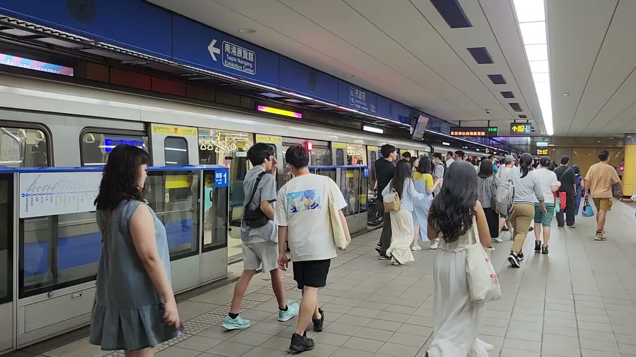 【(129/130)走入歷史的車聲QAQ】臺北捷運 板南線 C321型 129/130 GTO-VVVF變頻器電聯車 往南港展覽館 市政府站 進站 離站