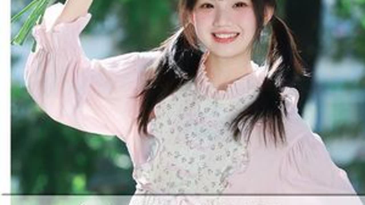 果然中国人爱凑热闹是刻在了骨子里的，饭可以不吃觉可以不睡，但有热闹不看白不看!#看一次笑一次 #万万没想到 #中国人有多爱看热闹 #离谱 #搞笑