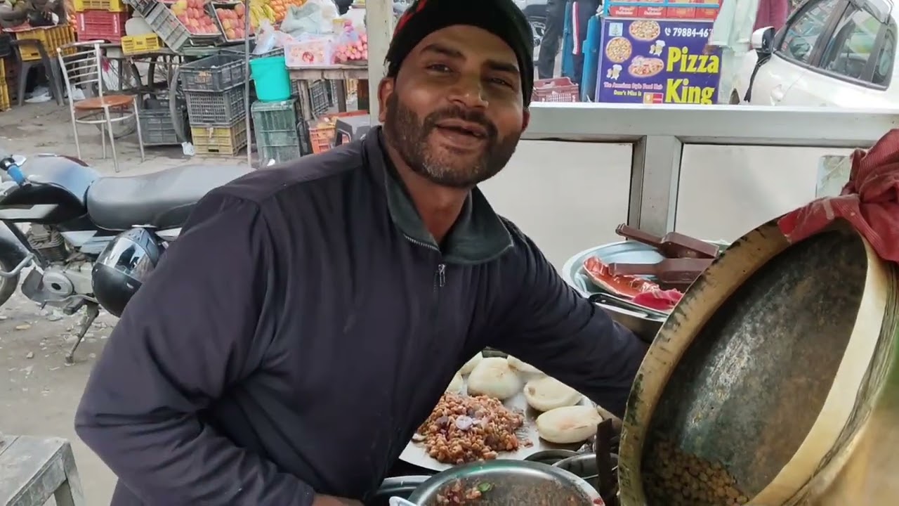 Khanna bhai ke chole kulche 
