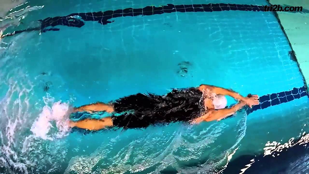 Lern schwimmen mit tri2b: Beinschlag und Atmung