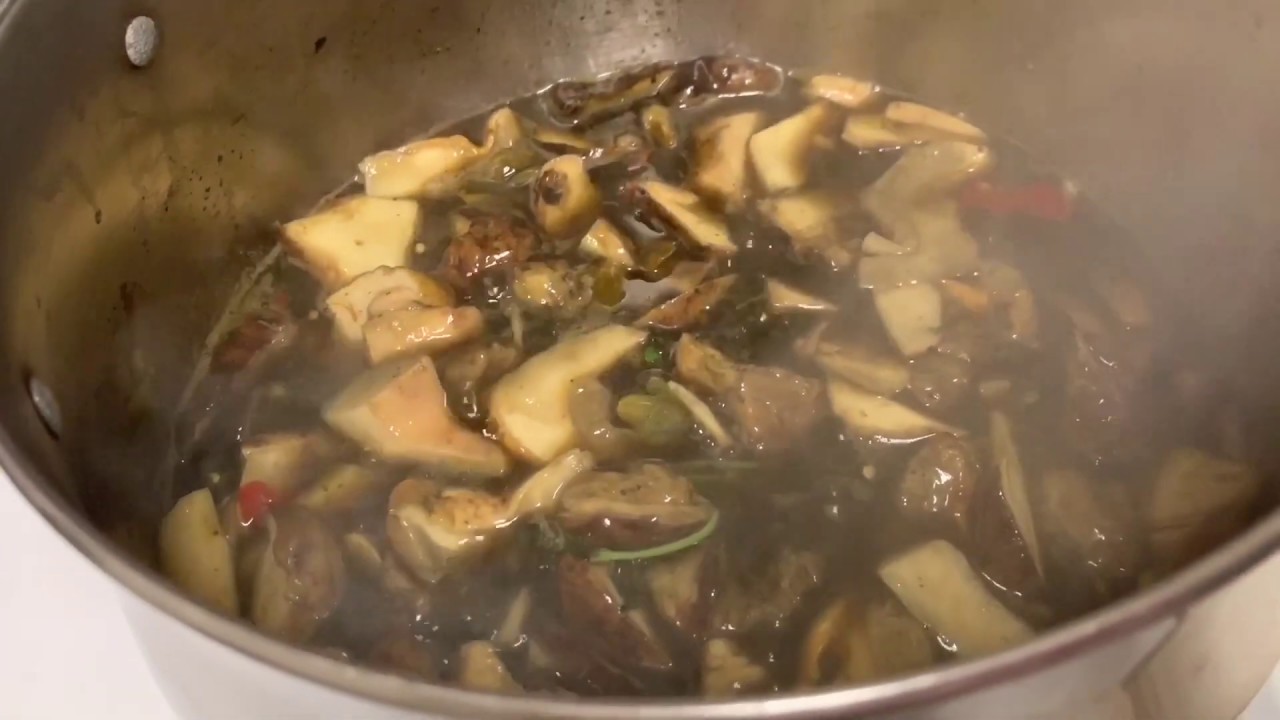 แกงเห็ดผึ้งไห้แม่กินเคึผีน้อง. / Mushroom Soup. Lao kitchen.