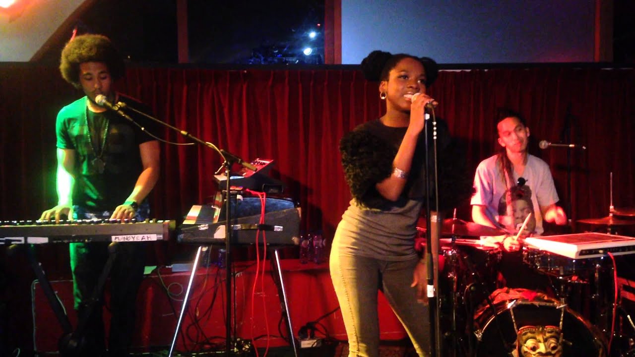 Badjekkah ft. Pink Oculus - Badjekka theme, live in Bird